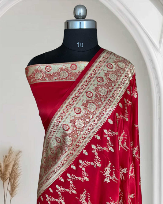 Red Soft Kataan Silk Banarasi Saree Light Gold Work