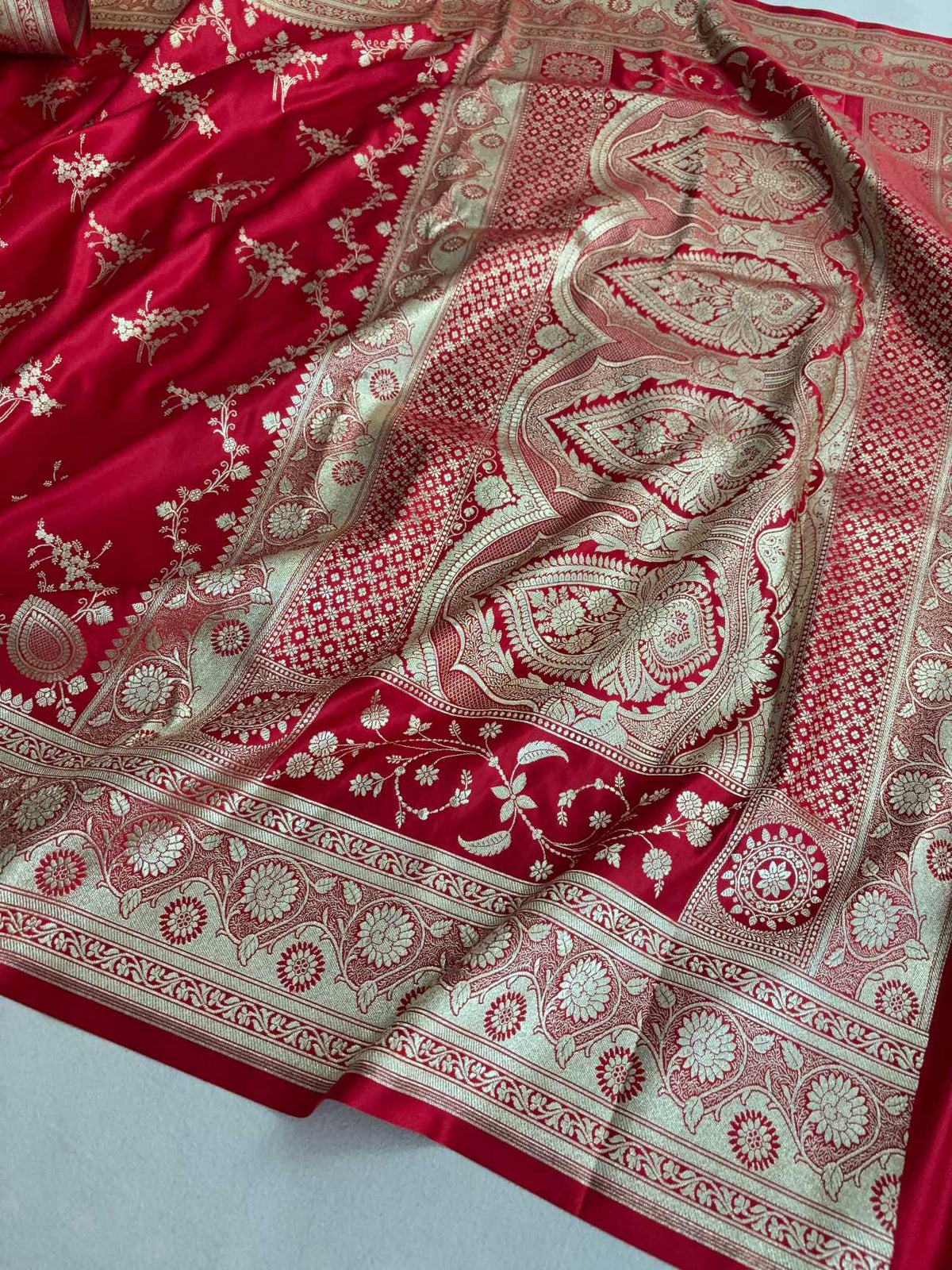 Red Soft Kataan Silk Banarasi Saree Light Gold Work