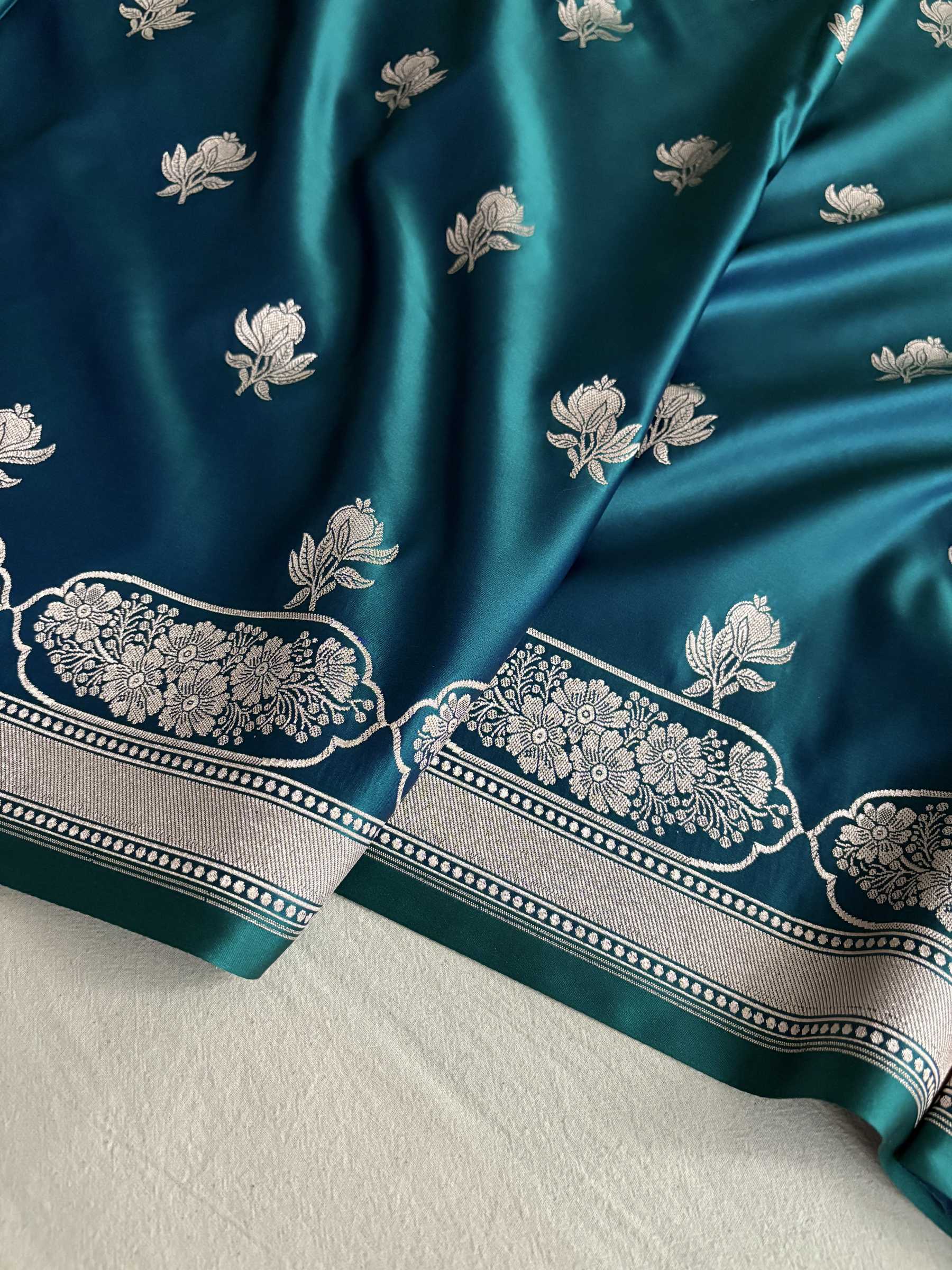 Peacock Shaded Soft Kataan Silk Banarasi Saree