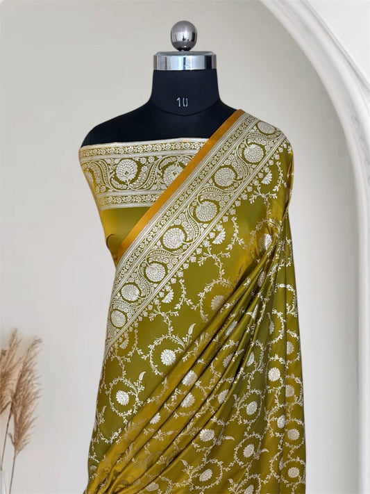 Mehdi Green Kataan Silk Banarasi Saree – Silver Zari Floral Jaal Pattern