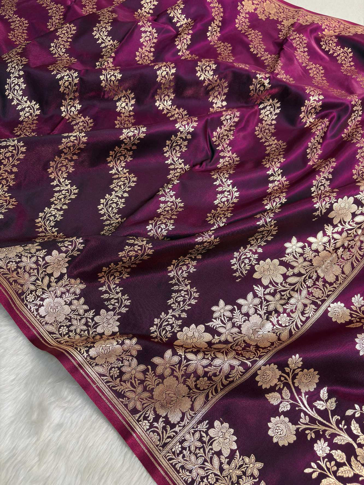 Laheriya Jaal Satin Silk Banarasi Saree Wine Shades