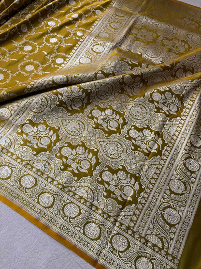 Mehdi Green Kataan Silk Banarasi Saree – Silver Zari Floral Jaal Pattern