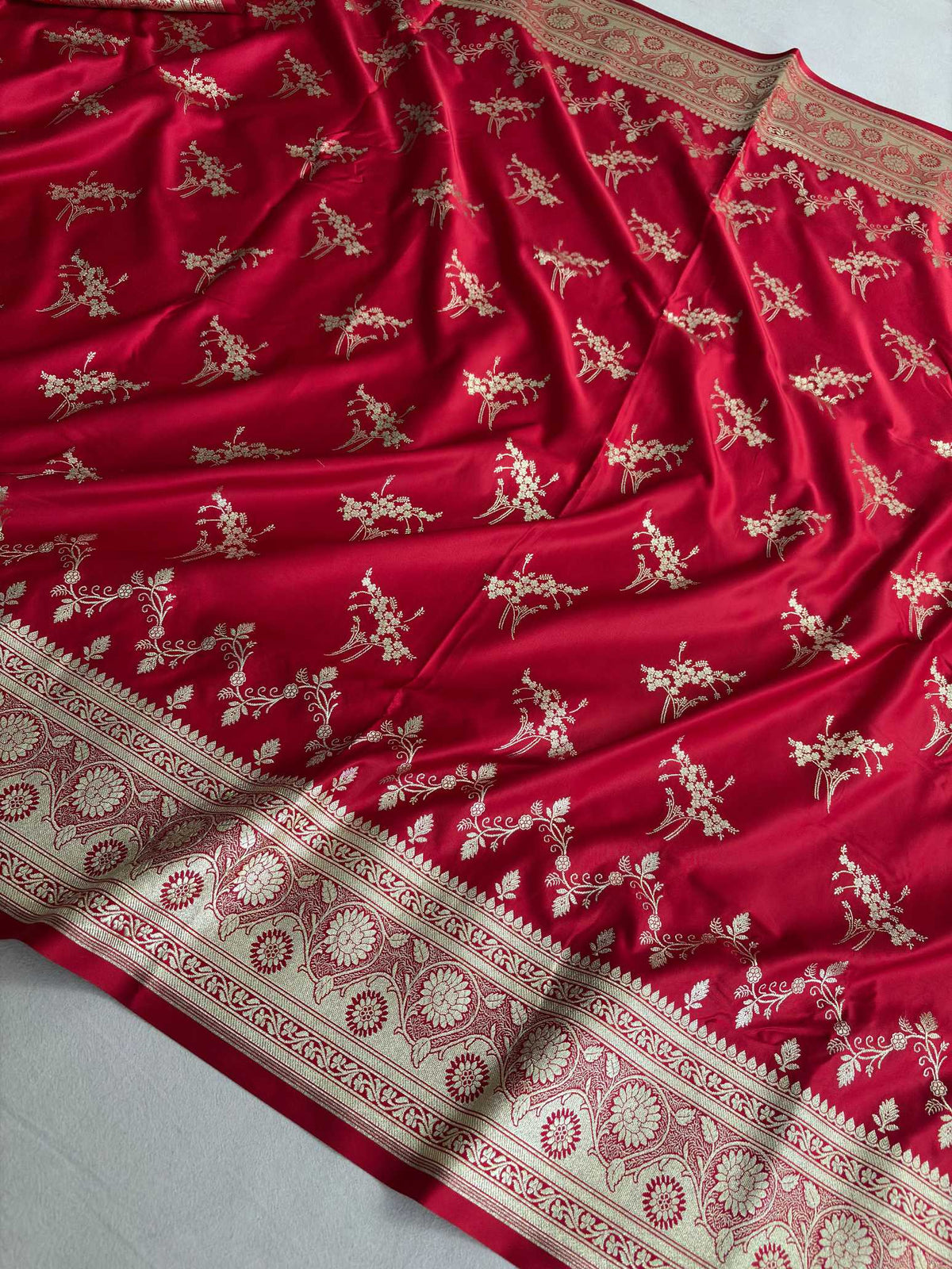 Red Soft Kataan Silk Banarasi Saree Light Gold Work