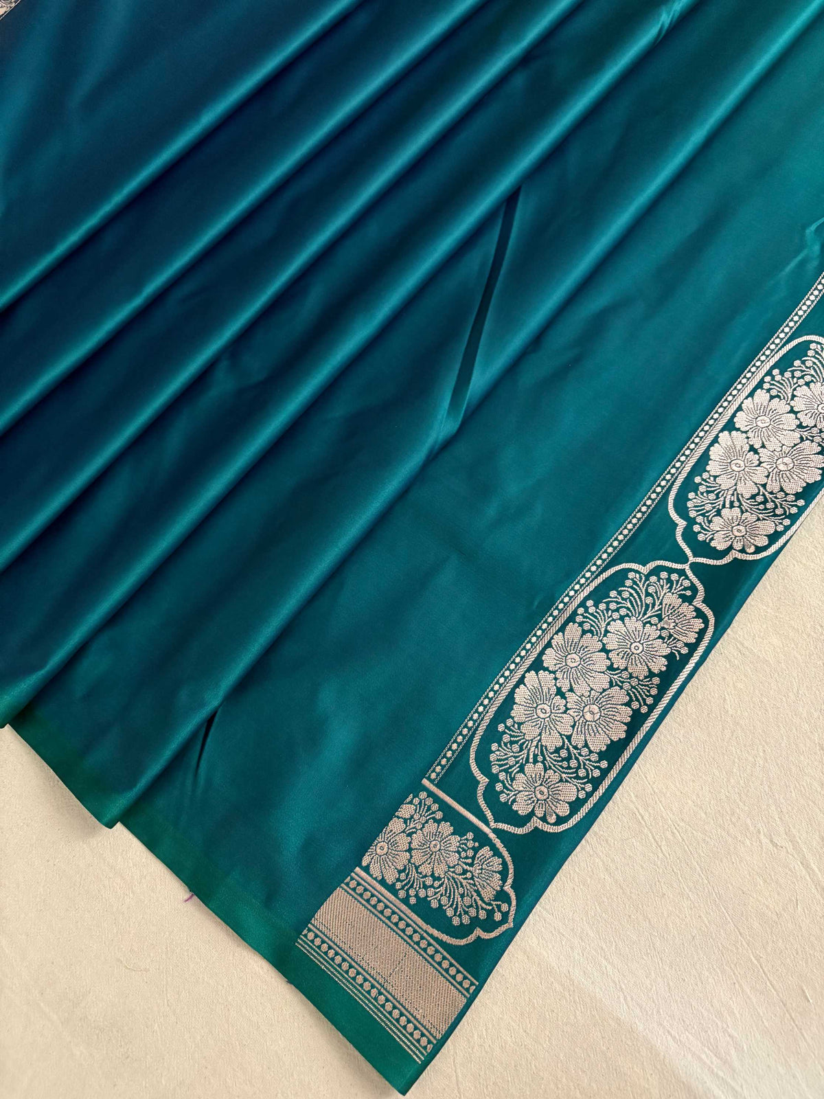 Peacock Shaded Soft Kataan Silk Banarasi Saree