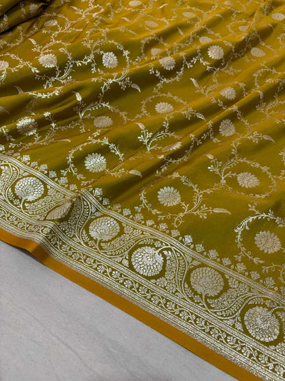 Mehdi Green Kataan Silk Banarasi Saree – Silver Zari Floral Jaal Pattern