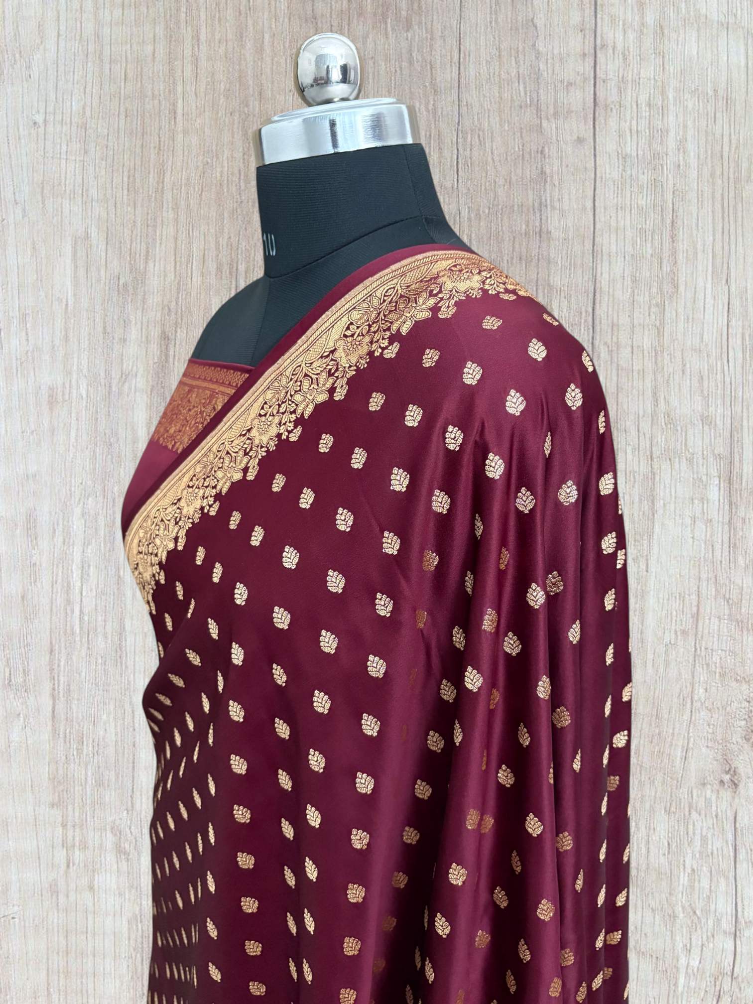 Garnet Kataan Silk Banarasi Saree – Golden Zari Small Motif