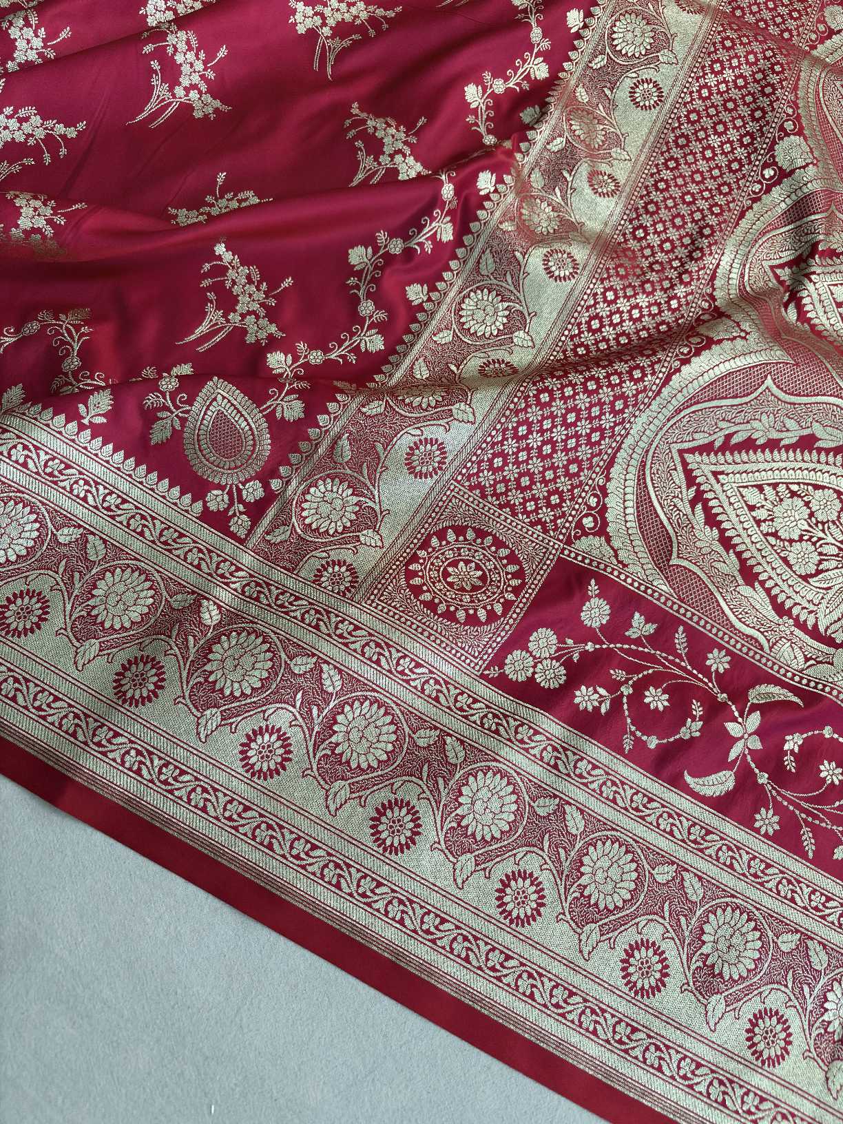 Red Pink Shaded Soft Kataan Silk Banarasi Saree Light Gold Work