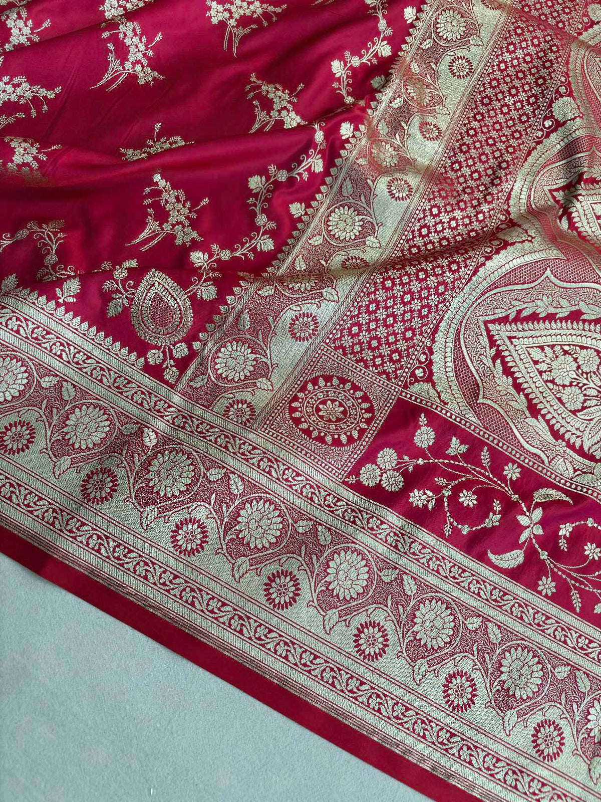 Red Pink Shaded Soft Kataan Silk Banarasi Saree Light Gold Work