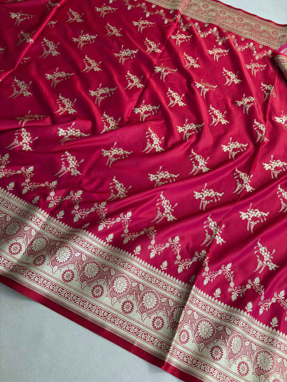 Red Pink Shaded Soft Kataan Silk Banarasi Saree Light Gold Work