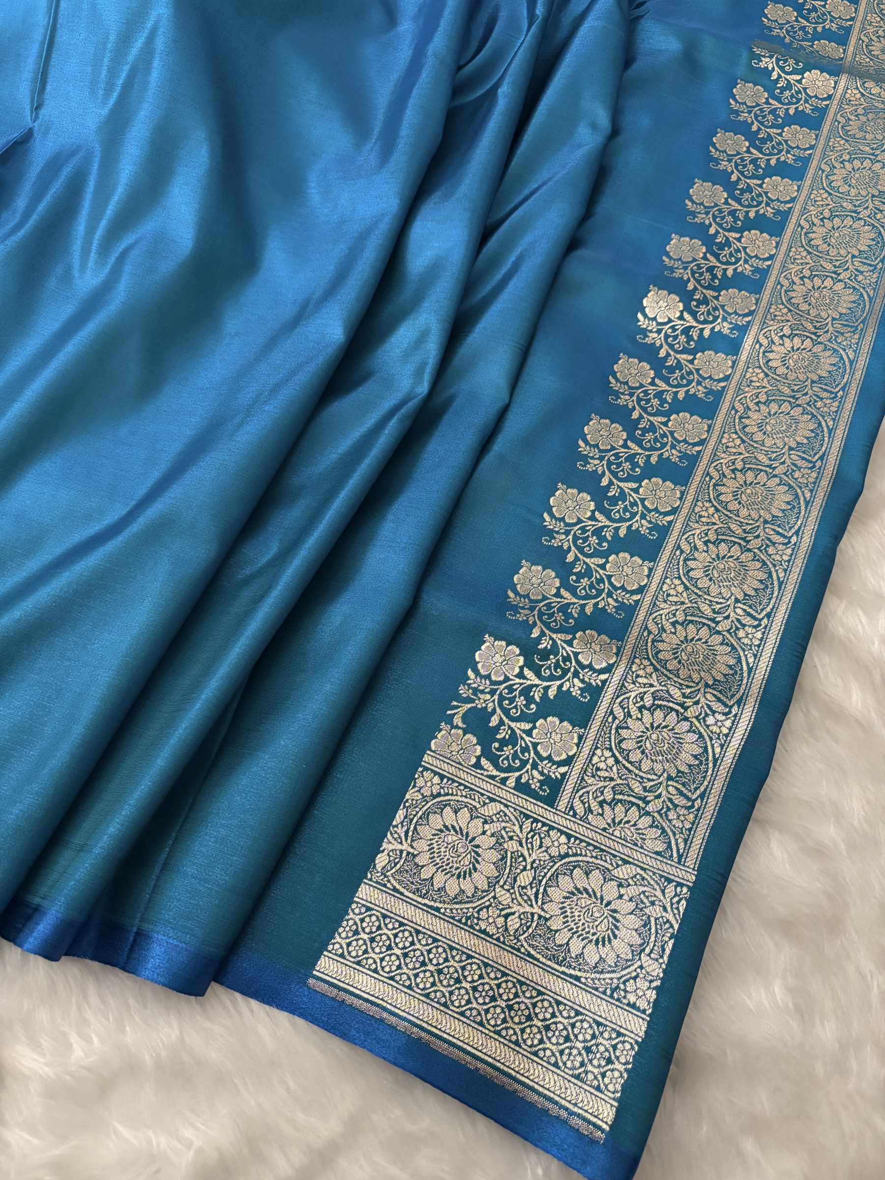 Firoza with Golden Zari Work and Rose Buti Design Satin Silk Banarasi Saree