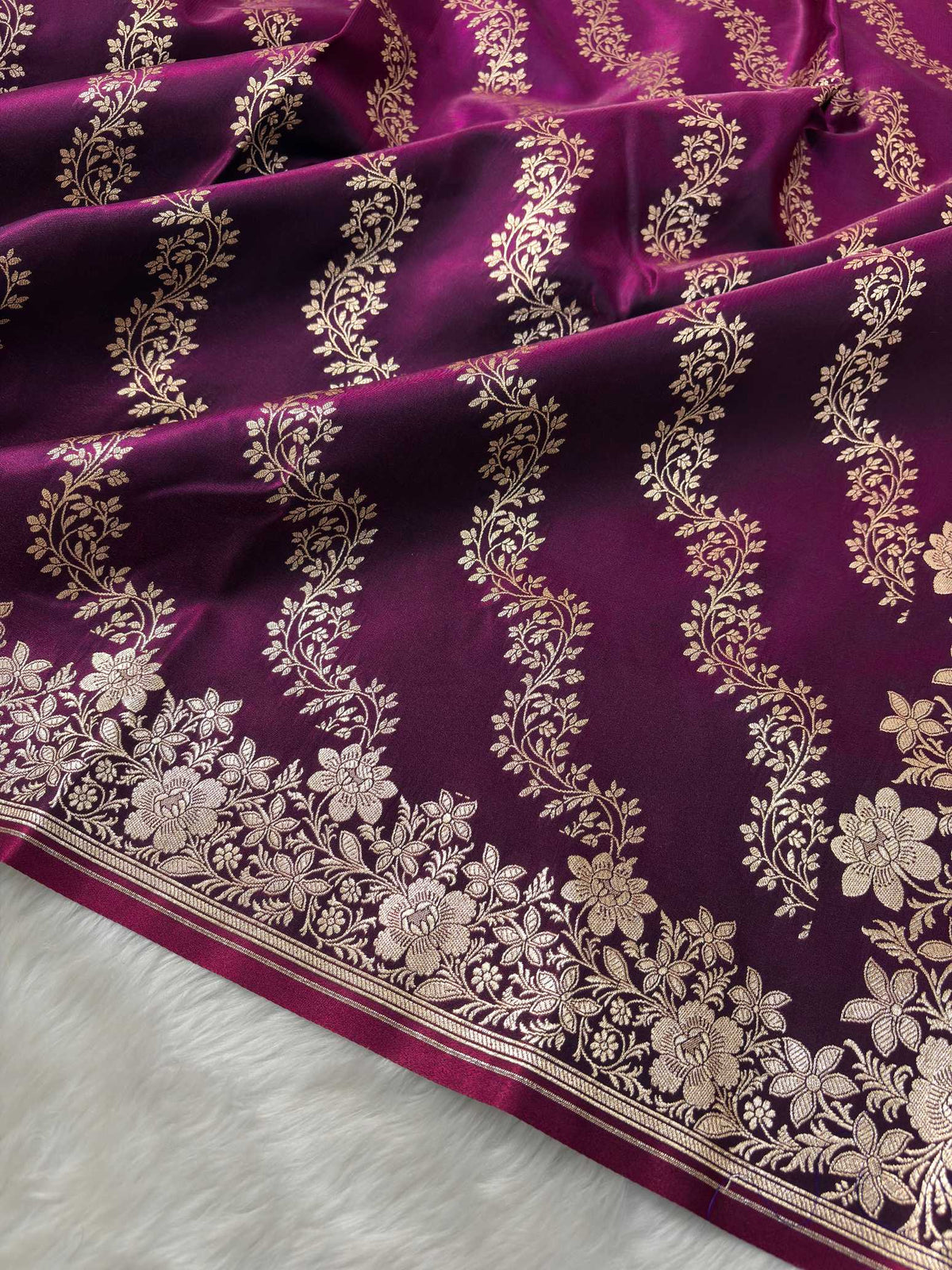 Laheriya Jaal Satin Silk Banarasi Saree Wine Shades