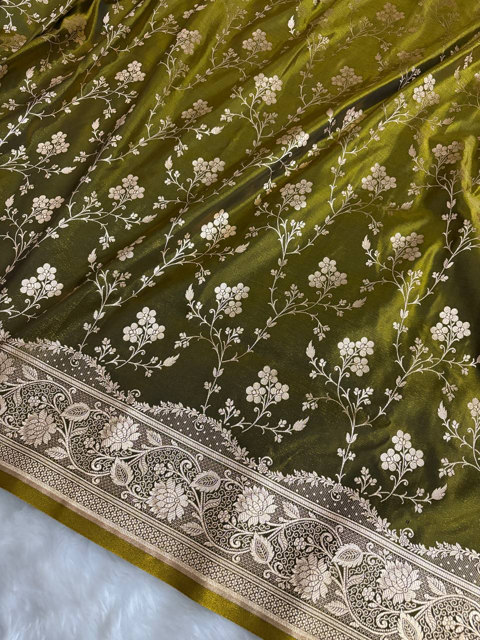 Mehdi Green Satin Silk Banarasi Saree with Jaal Pattern