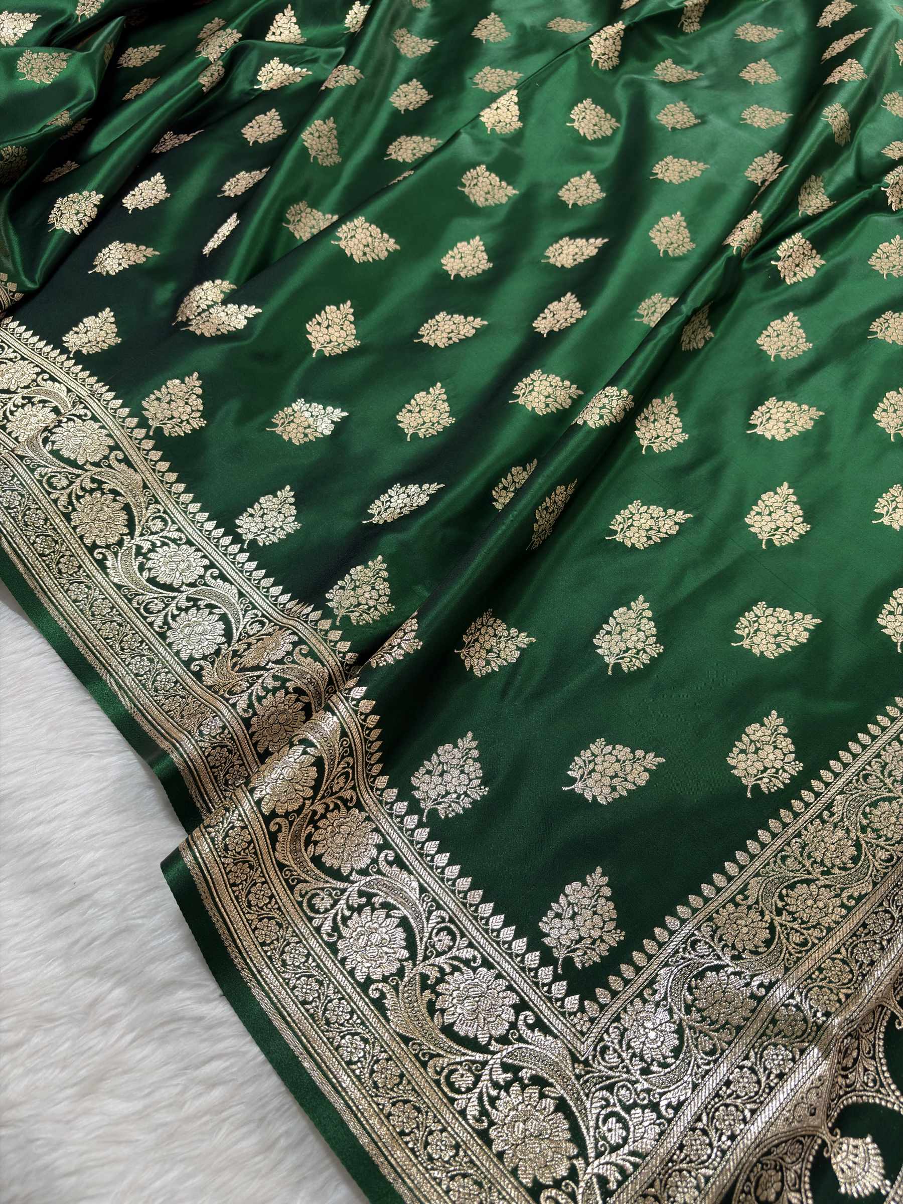 Dark Green Shaded New Motif Satin Silk Banarasi Saree